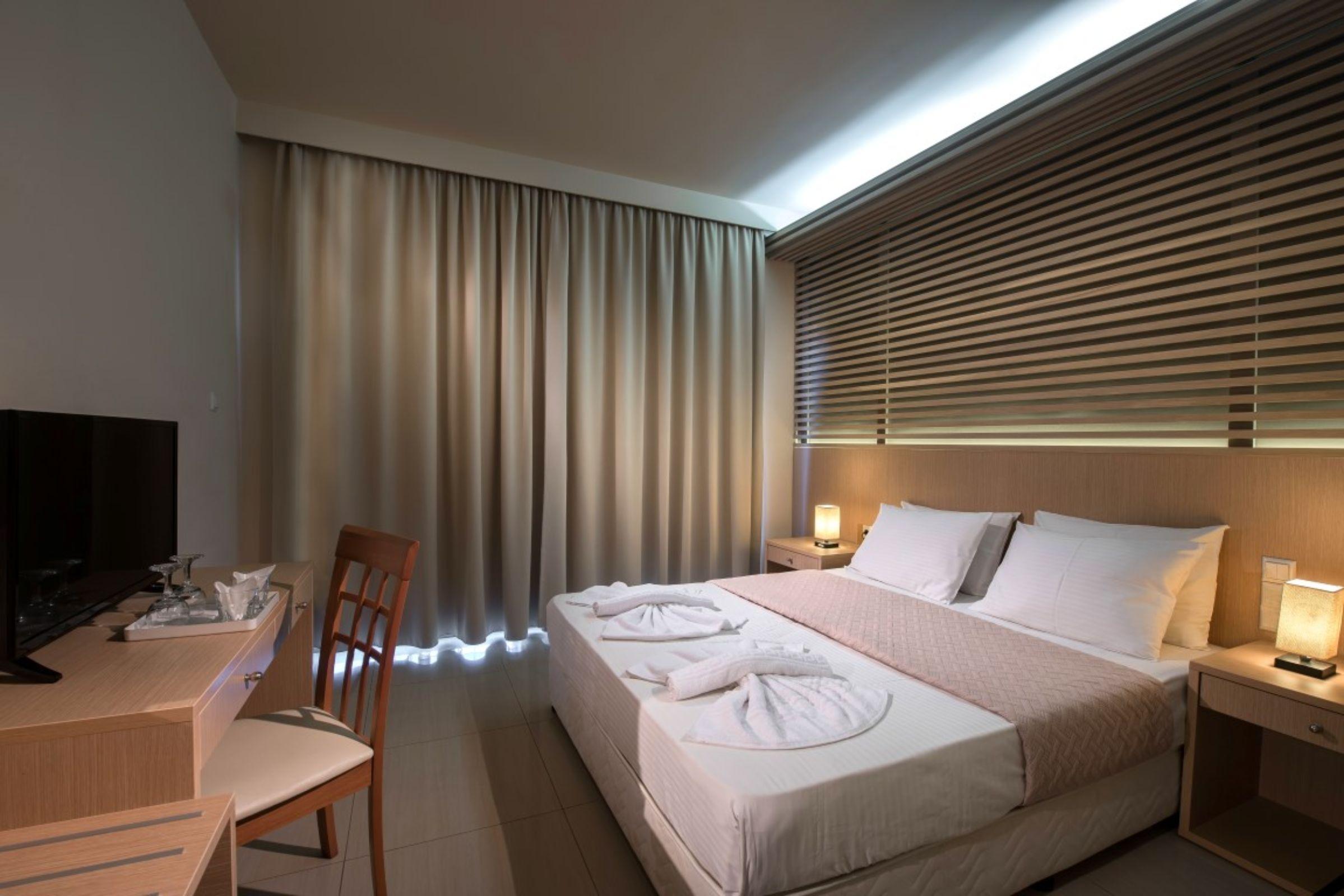 Oasis Beach Hotel - Adults Only アニサラス エクステリア 写真