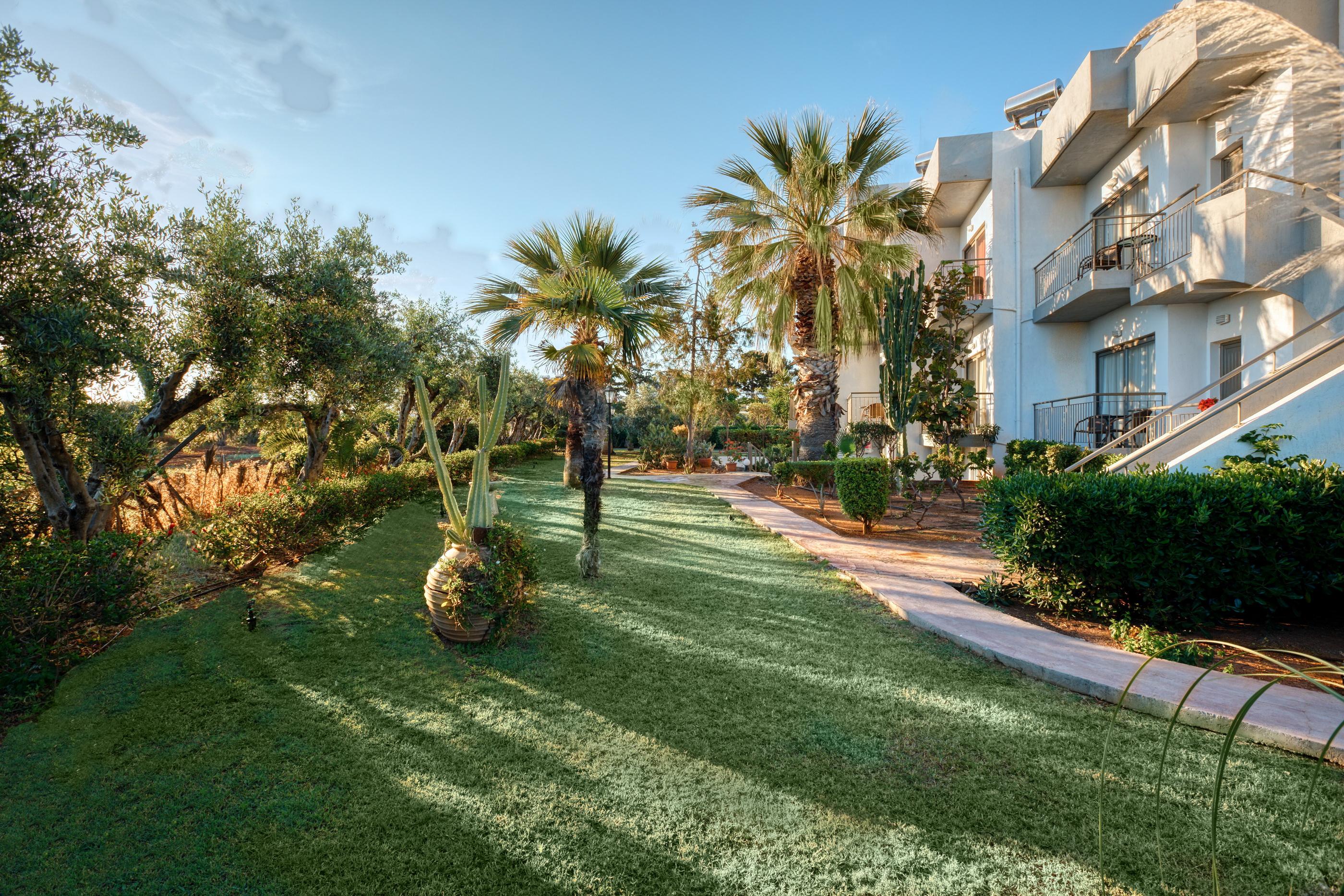 Oasis Beach Hotel - Adults Only アニサラス エクステリア 写真