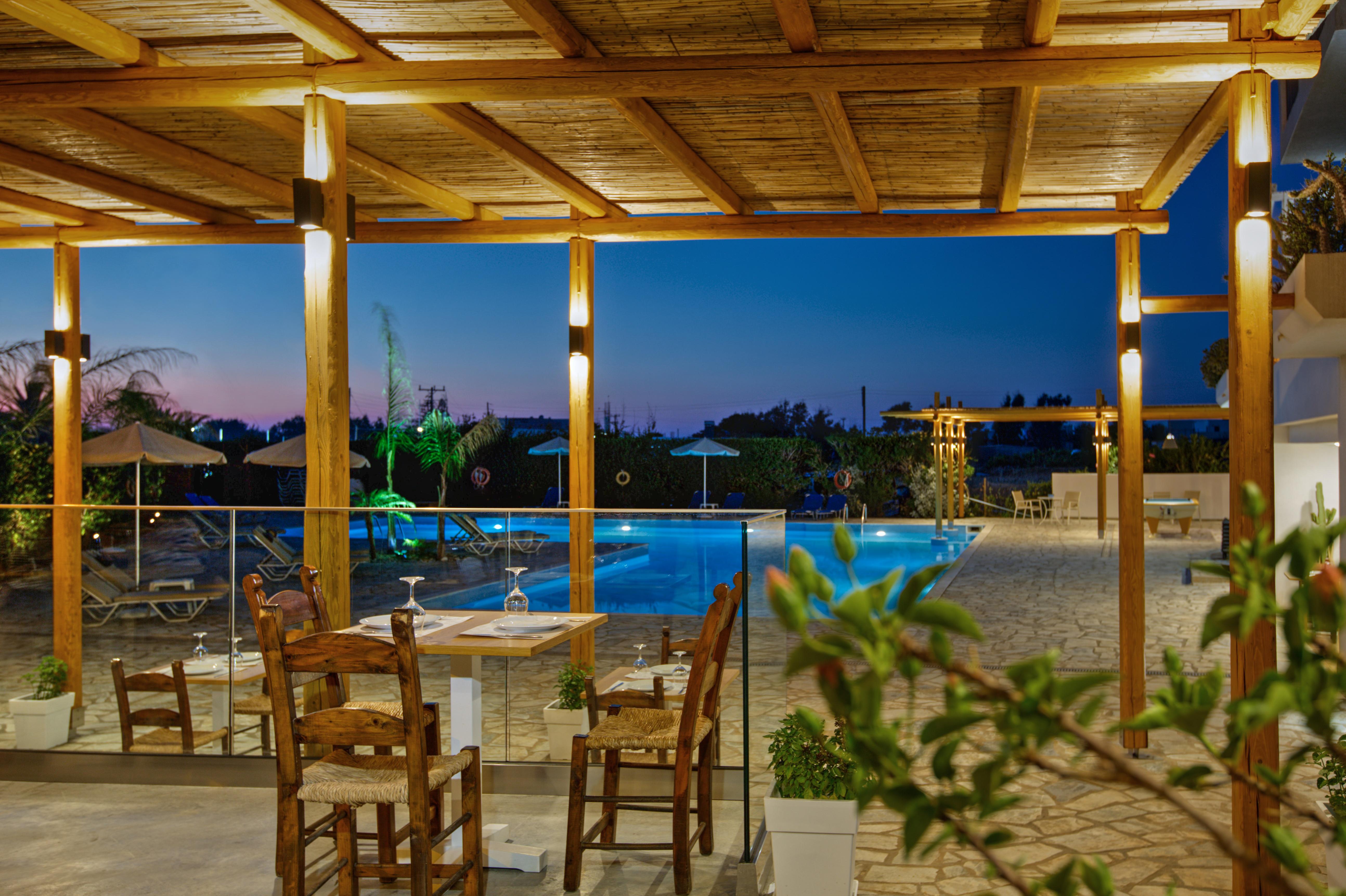Oasis Beach Hotel - Adults Only アニサラス エクステリア 写真