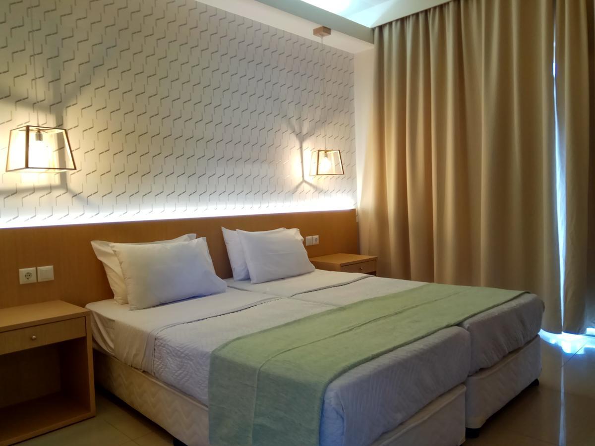 Oasis Beach Hotel - Adults Only アニサラス エクステリア 写真