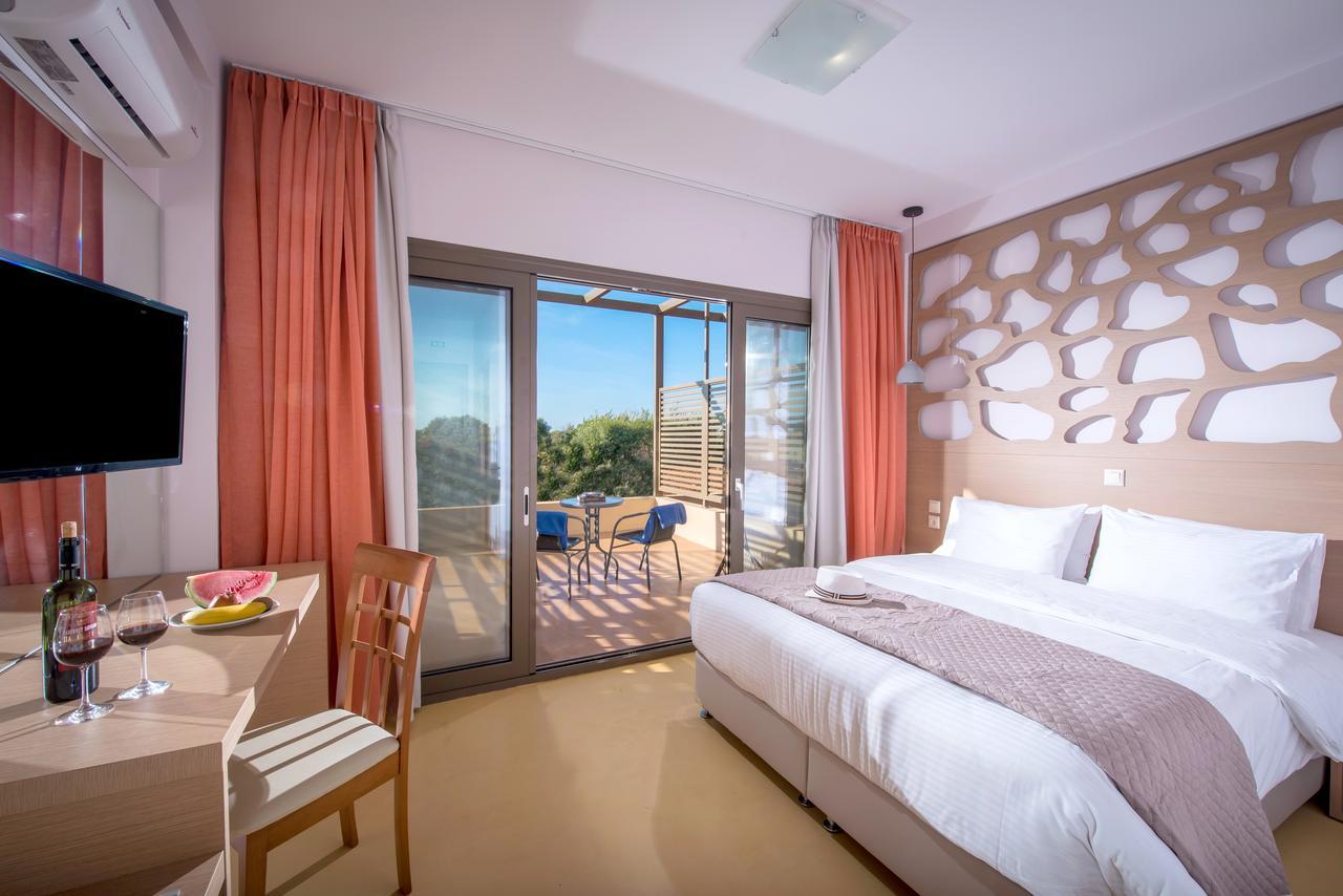 Oasis Beach Hotel - Adults Only アニサラス エクステリア 写真