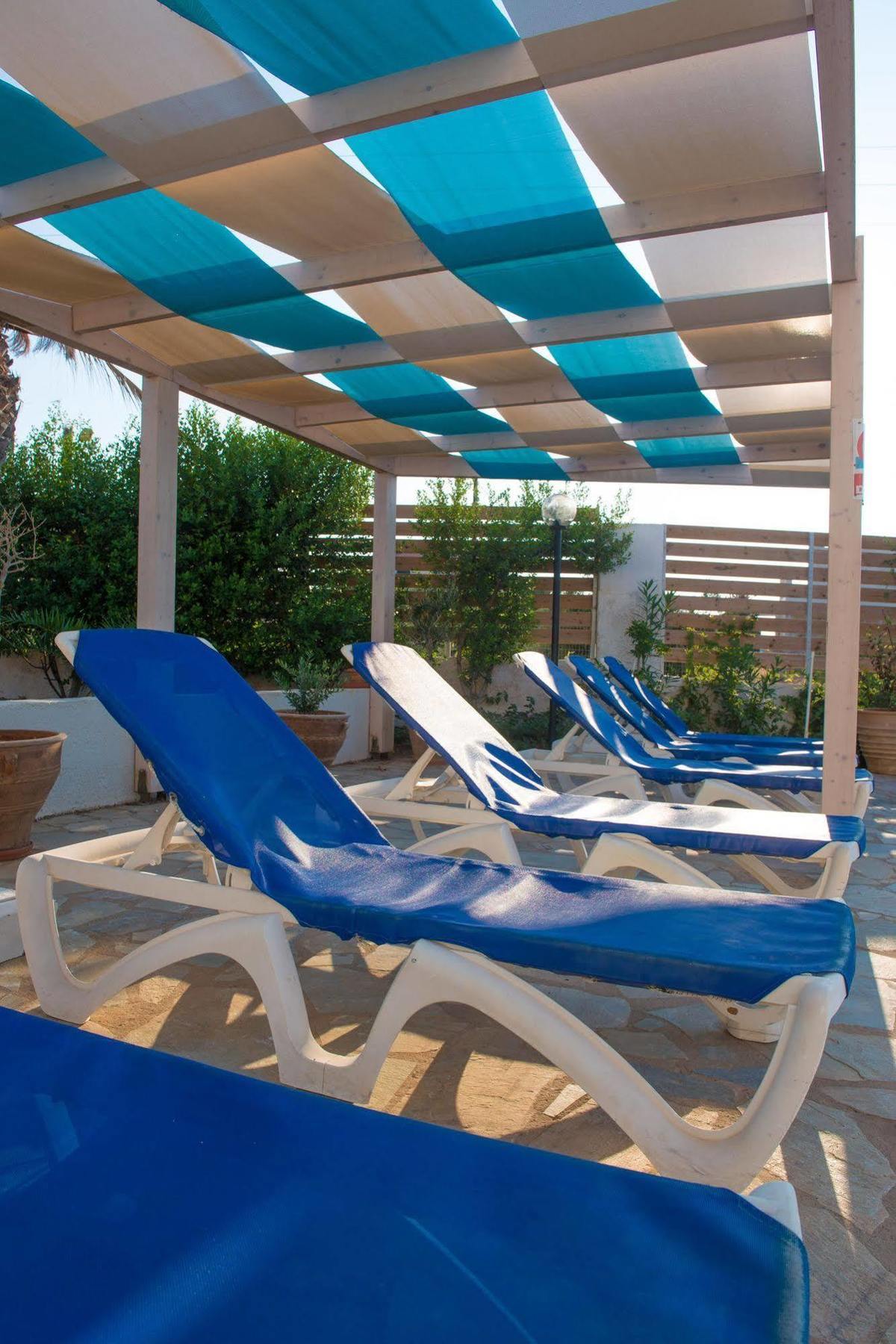 Oasis Beach Hotel - Adults Only アニサラス エクステリア 写真