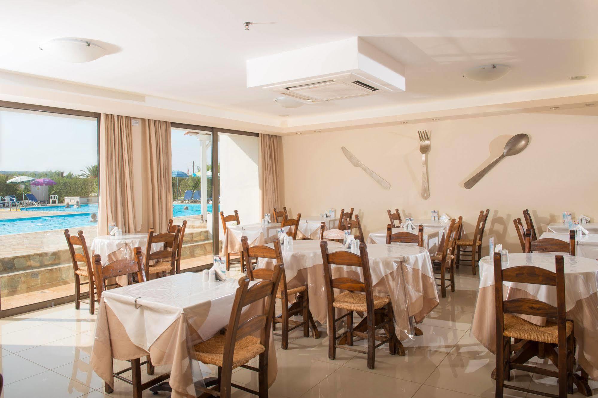Oasis Beach Hotel - Adults Only アニサラス エクステリア 写真