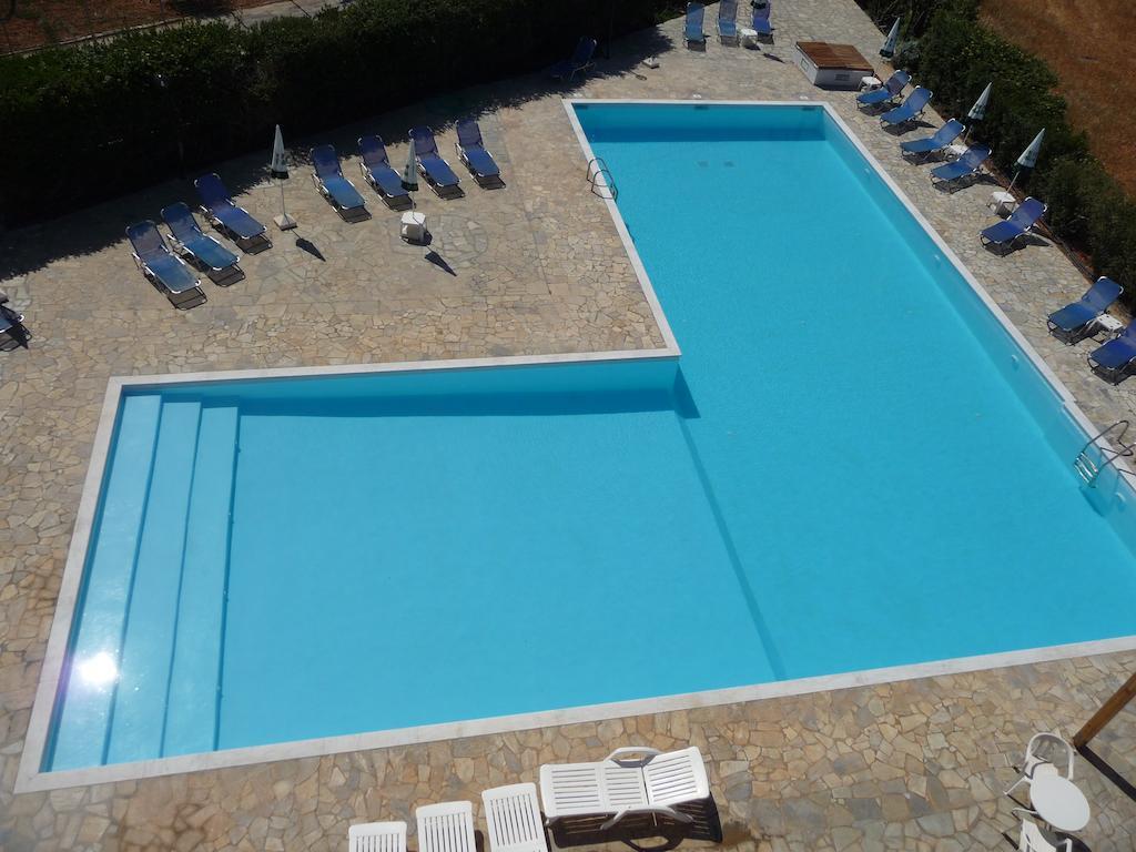 Oasis Beach Hotel - Adults Only アニサラス エクステリア 写真